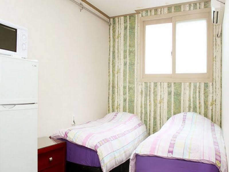Golden Pond Hotel 2*